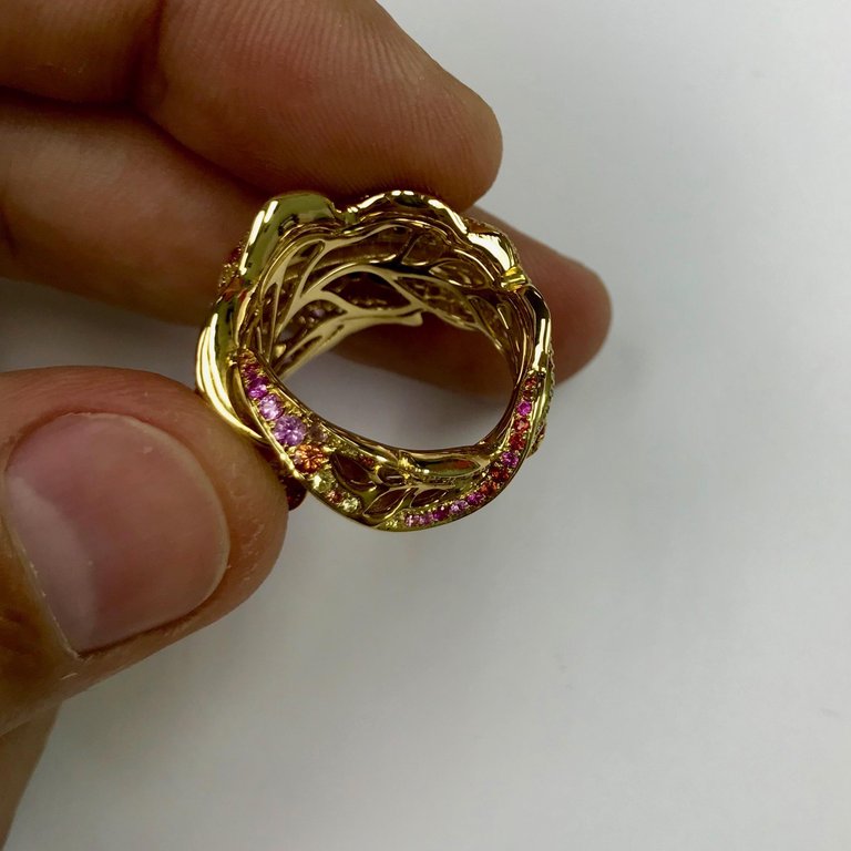 R 0042-0, 18K Yellow Gold, Sapphires, Diamonds Ring