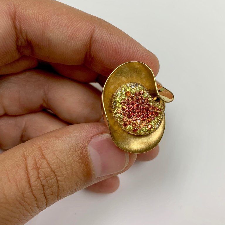 R 0130-0, 18K Yellow Gold, Diamonds, Yellow and Orange Sapphire Ring