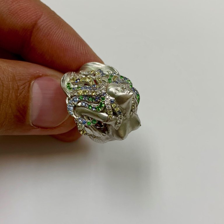 R 0163-0, 18K White Gold, Sapphires, Tsavorites, Diamonds Ring